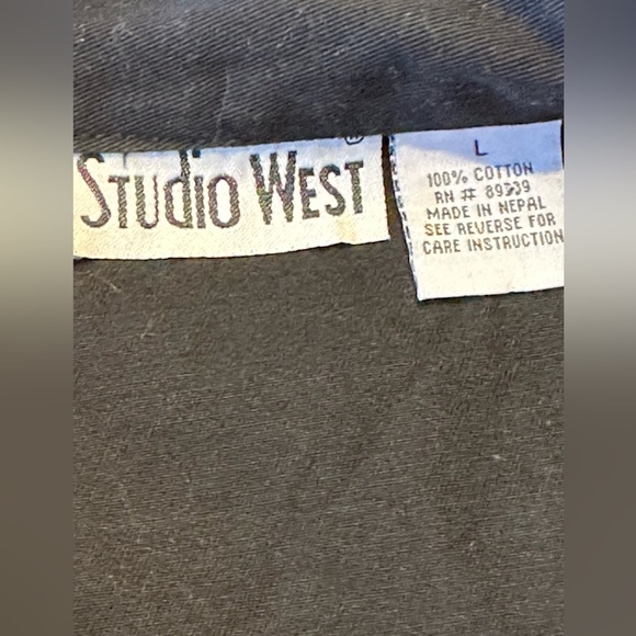 Western Studio West Floral Embroidered Button Front Top Size Large - Picture 6 of 16